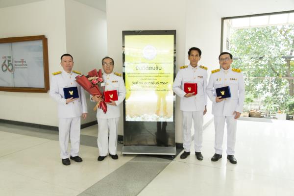 LINE_ALBUM_บุคลากรคณะรับเครื่องราช_240305_1