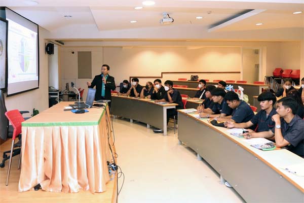 ราชภัฏเทพสตรีดูงาน_2