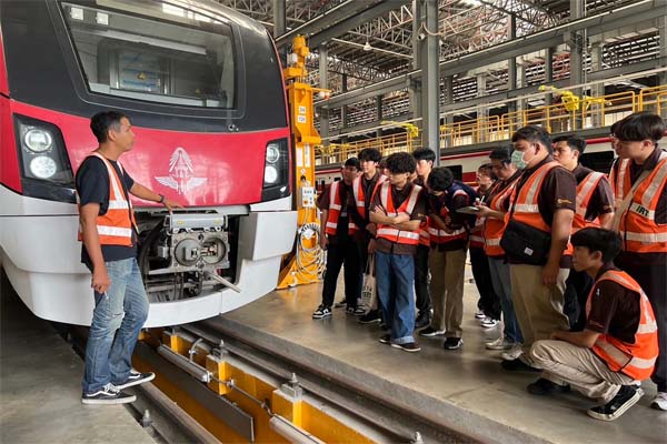 เครื่องกลดูงานรถไฟฟ้า_3